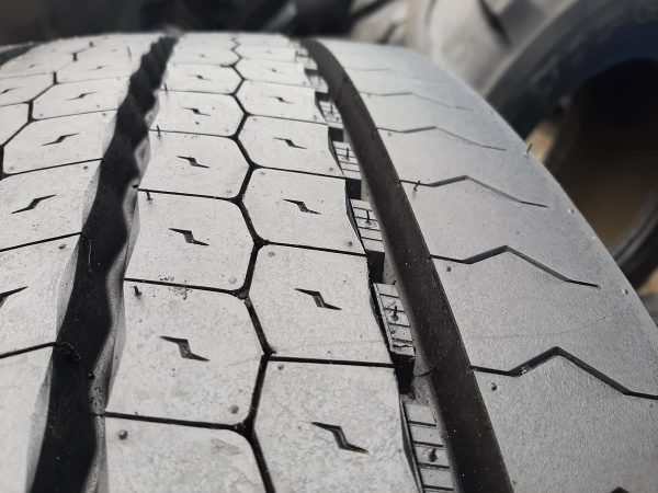 Opona używana ciężarowa 315/80R22.5 HANKOOK SMART AH51; 750zł C2526 - obrazek 7