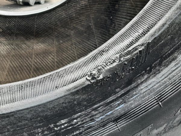 Opona używana przemysłowa 23.5R25 DUNLOP SPT83 1200zł W4507 - obrazek 8