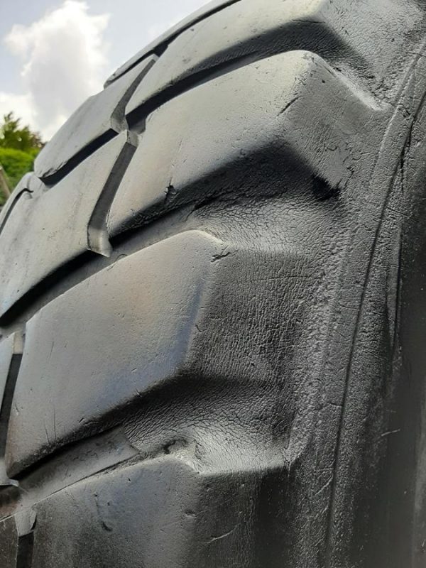 Opona używana przemysłowa 23.5R25 DUNLOP SPT83 1200zł W4507 - obrazek 10