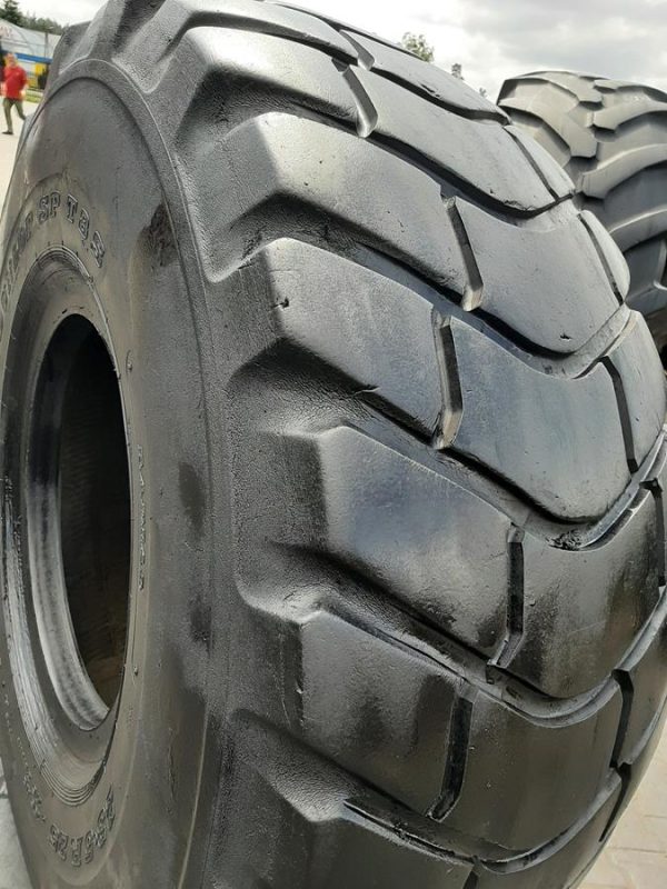 Opona używana przemysłowa 23.5R25 DUNLOP SPT83 1200zł W4507 - obrazek 6