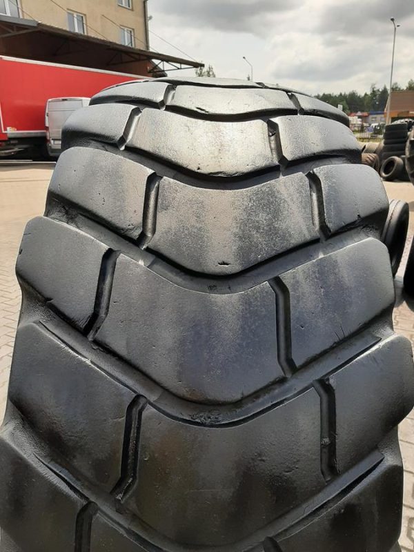 Opona używana przemysłowa 23.5R25 DUNLOP SPT83 1200zł W4507 - obrazek 4
