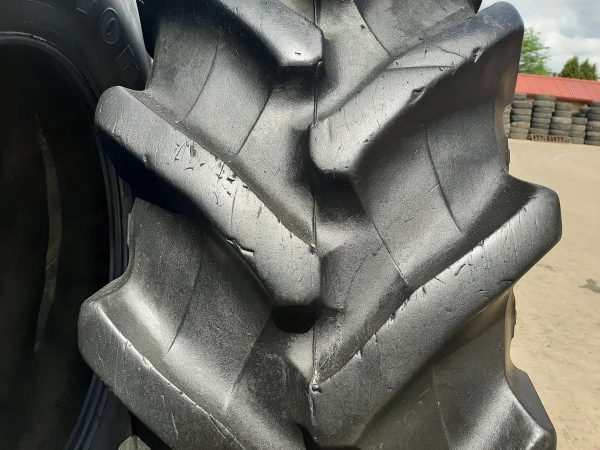 Opona używana rolnicza 520/70R38 PIRELLI TM700; 1300zł W4508 - obrazek 4