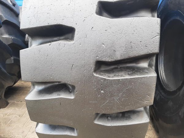 2x Opona używana przemysłowa 23.5R25 BRIDGESTONE 4400zł(szt.) W4509 - obrazek 4