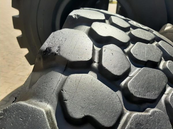 Opona używana przemysłowa 365/80R20 CONTINENTAL MPT 81; 650zł W4513 - obrazek 6