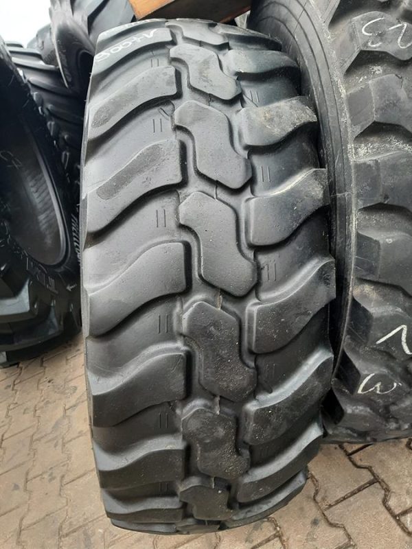 2x Opona używana przemysłowa 405/70R24 DUNLOP SP T9; 900zł W4518