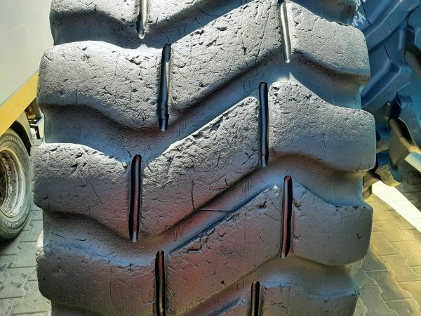 Opona używana przemysłowa 23.5R25 GOODYEAR TL3A+; 2500zł W4520 - obrazek 4
