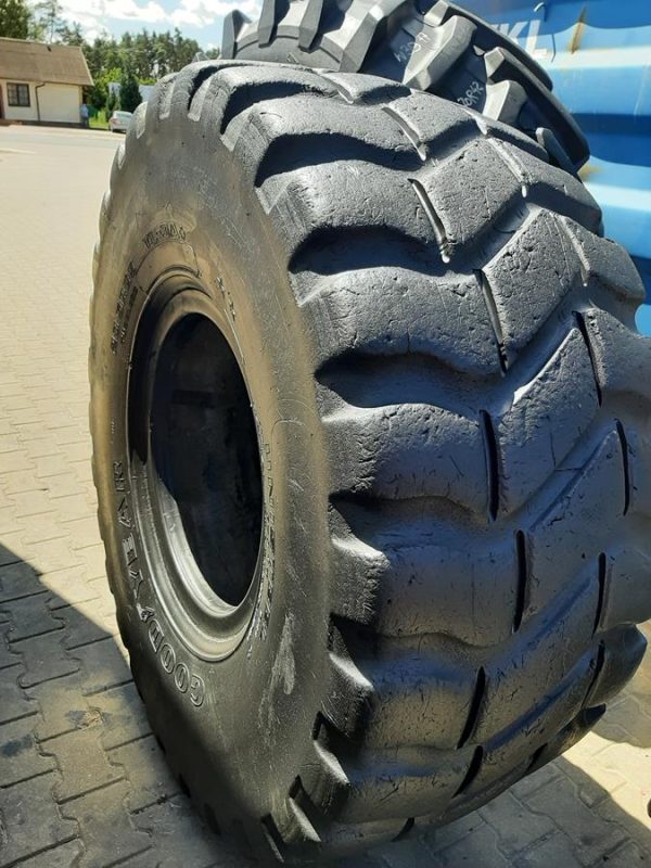 Opona używana przemysłowa 23.5R25 GOODYEAR TL3A+; 2500zł W4520 - obrazek 2