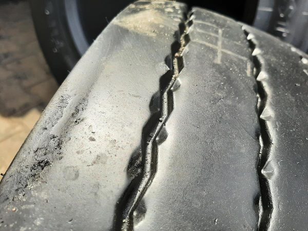 2x Opona używana ciężarowa 245/70R17.5 CONTINENTAL HTR2 300zł C2537 - obrazek 5