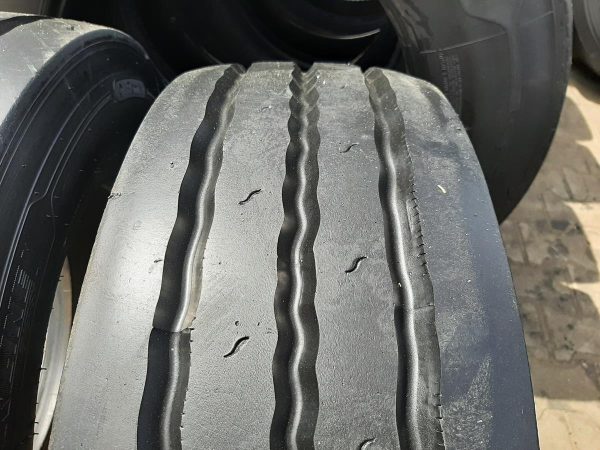 2x Opona używana ciężarowa 245/70R17.5 MICHELIN XMULTI T 200zł C2539 - obrazek 5