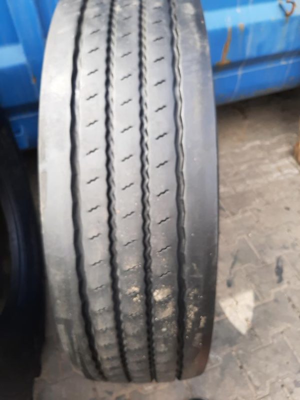 Opona używana ciężarowa 315/80R22.5 BARUM BF 200 ROAD 500zł C2544