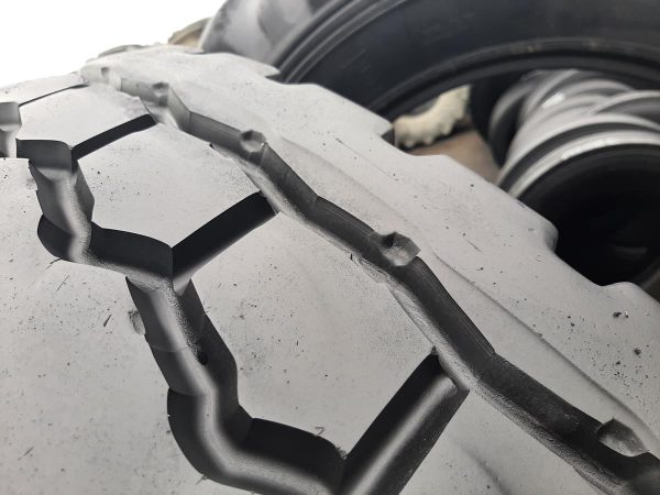 Opona używana przemysłowa 445/95R25 BRIDGESTONE VSHS 800zł W4538 - obrazek 7