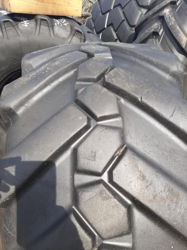 Opona używana przemysłowa 445/70R19.5 18R19.5 MICHELIN XF 1500zł W4549 - obrazek 4