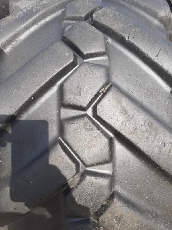 Opona używana przemysłowa 445/70R19.5 18R19.5 MICHELIN XF 1500zł W4549 - obrazek 5