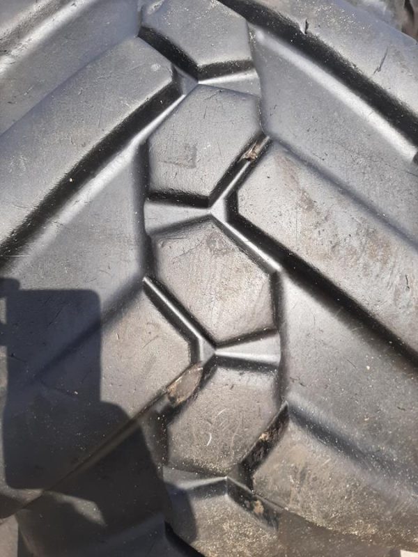 Opona używana przemysłowa 445/70R19.5 18R19.5 MICHELIN XF 1500zł W4549 - obrazek 9