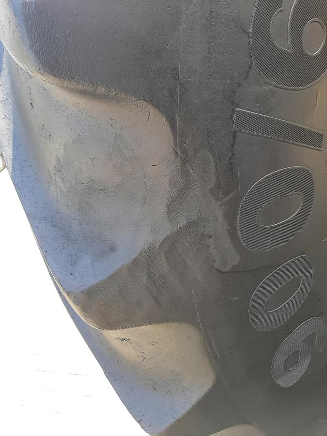 Opona używana rolnicza 900/60R32 CONTINENTAL SVT 2700zł W4559 - obrazek 8