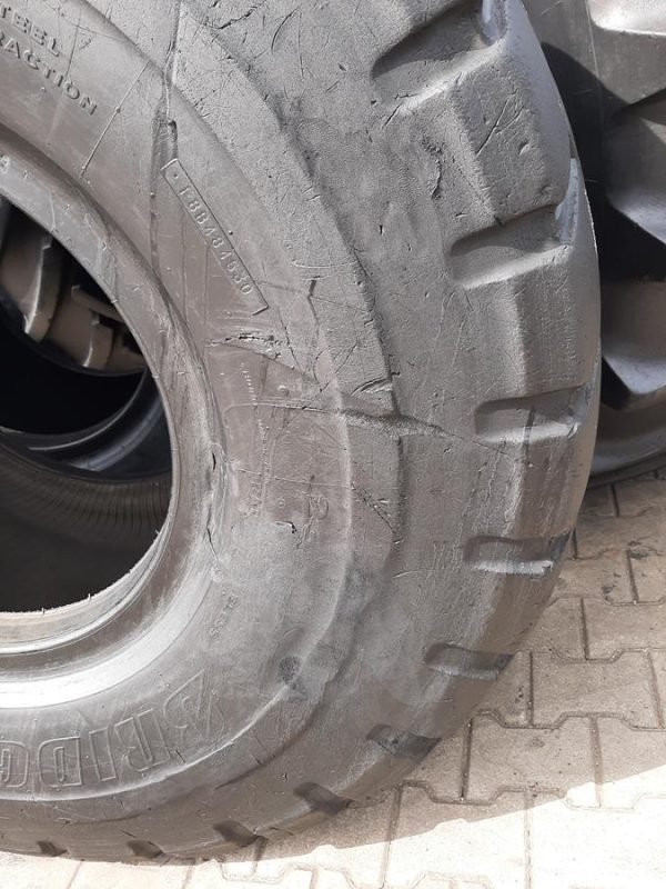 2x Opona używana przemysłowa 23.5R25 BRIDGESTONE 2300zł(szt.) W4564 - obrazek 4