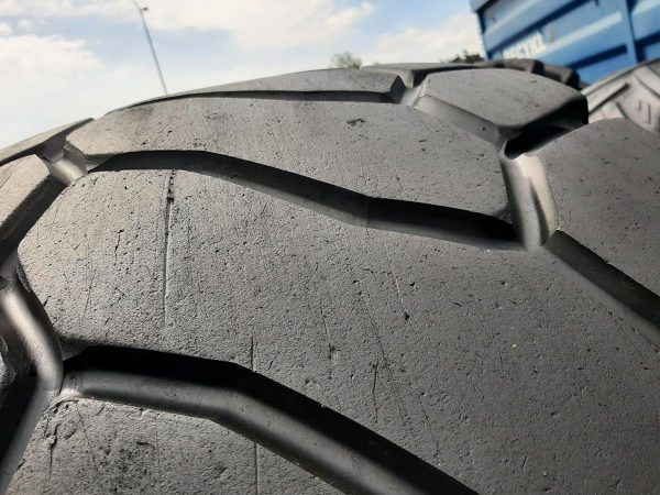 2x Opona używana przemysłowa 23.5R25 BRIDGESTONE 2300zł(szt.) W4564 - obrazek 11