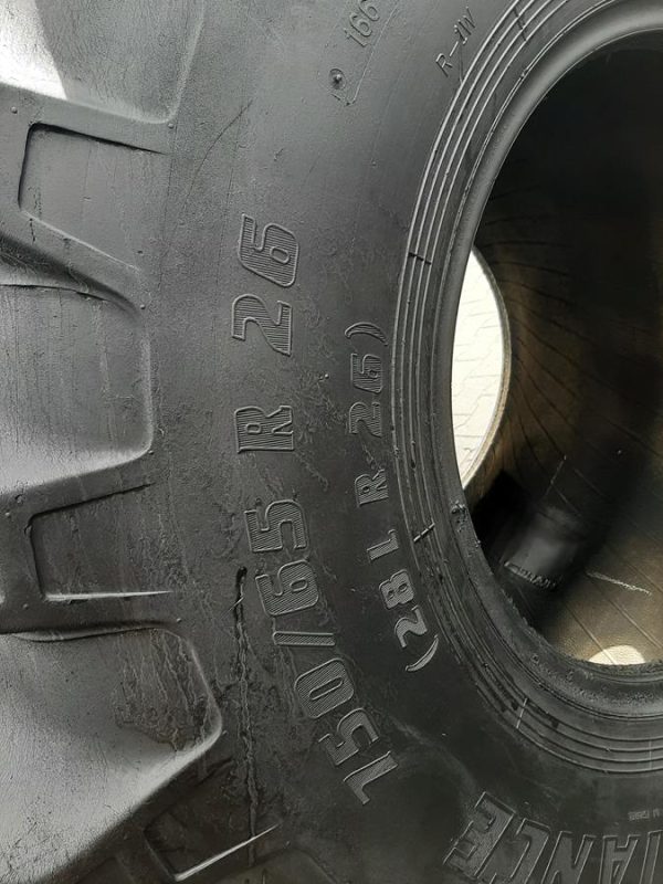Opona używana rolnicza 750/65R26 28R26 ALLIANCE 2700zł W4565 - obrazek 3