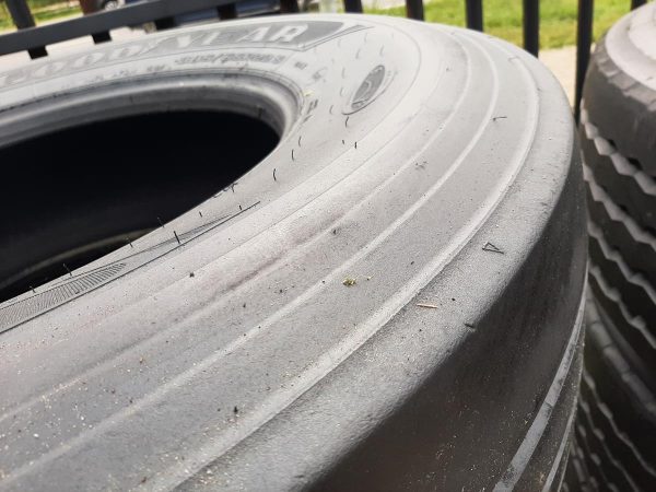 Opona używana ciężarowa 385/65R22.5 GOODYEAR FUEL MAX 250zł(szt.) C2564 - obrazek 7