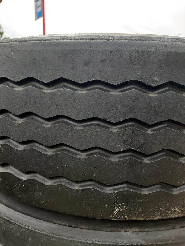 2x Opona używana ciężarowa 385/65R22.5 BRIDGESTONE DURAVIS R-TRAILER 002 250zł C2565 - obrazek 4