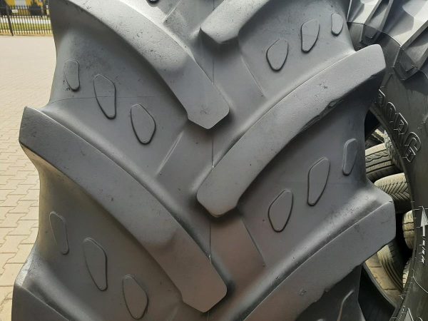 Opona używana rolnicza 620/70R42 KLEBER 1900zł W4566 - obrazek 4