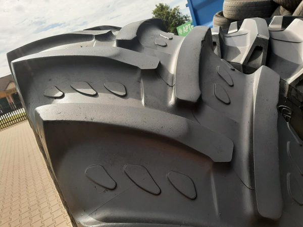 Opona używana rolnicza 620/70R42 KLEBER 1900zł W4566 - obrazek 8
