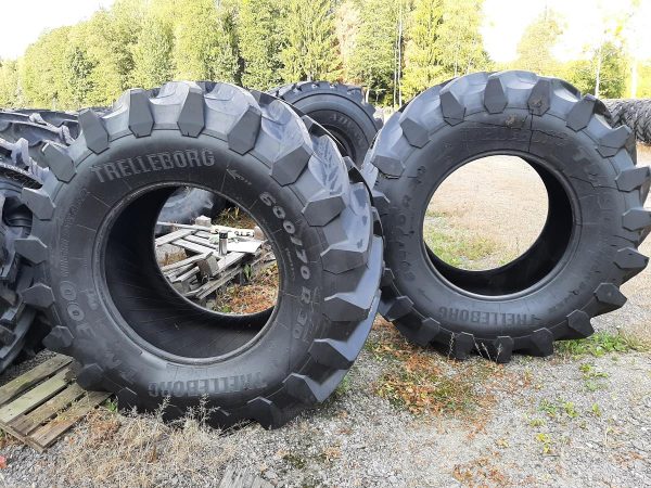 2x Opona używana rolnicza 600/70R30 TRELLEBORG TM900 3400zł W4577 - obrazek 2