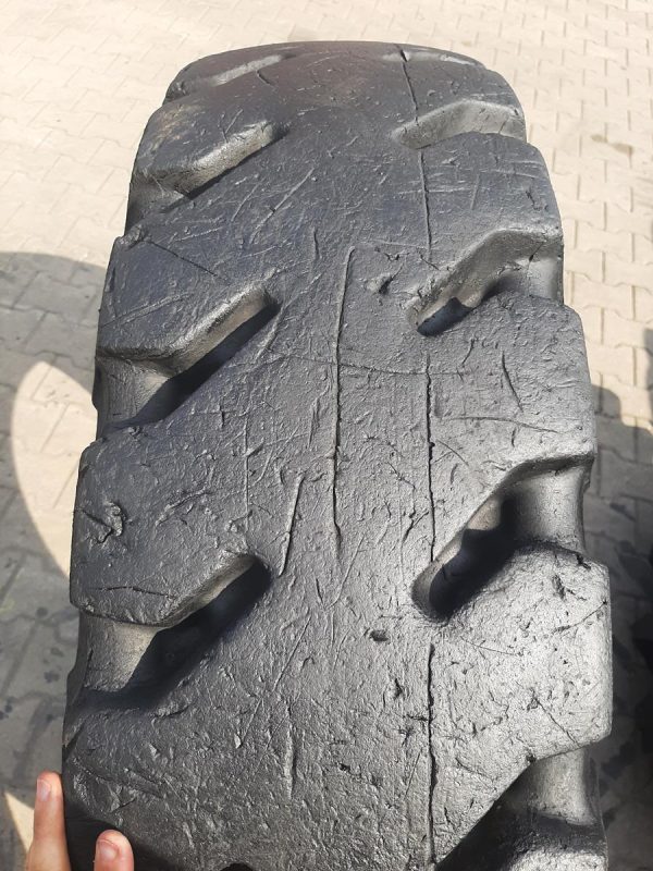 4x Opona używana przemysłowa 12.00R24 MICHELIN X MINED 2 1900zł W4581 - obrazek 4