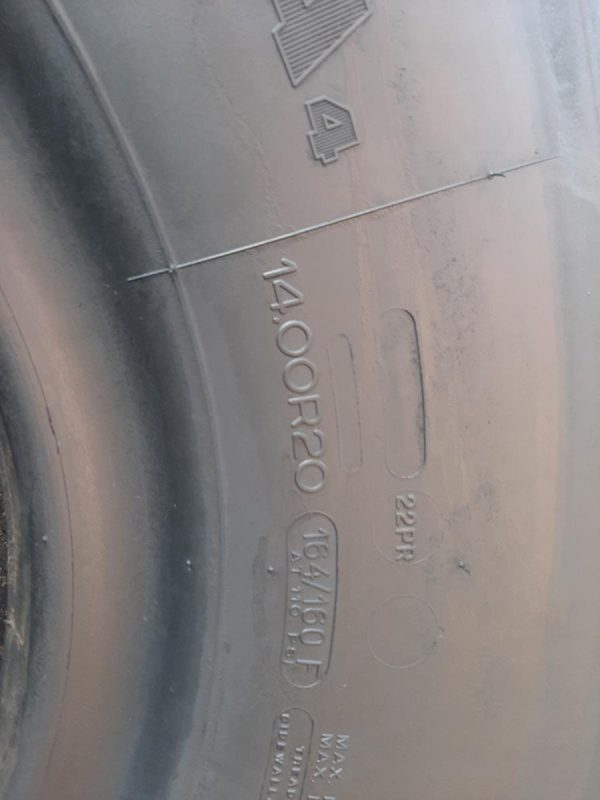 2x Opona używana przemysłowa 14.00R20 MICHELIN G-20 XZA4; 1100zł W4582 - obrazek 3