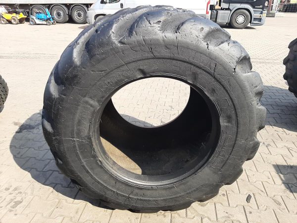 Opona używana leśna 800/40-26.5 NOKIAN FOREST KING TRS2 2900zł W4585 - obrazek 2