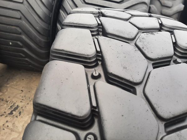 Opona używana ciężarowa 315/80R22.5 PIRELLI TG 01; 800zł C2576 - obrazek 6