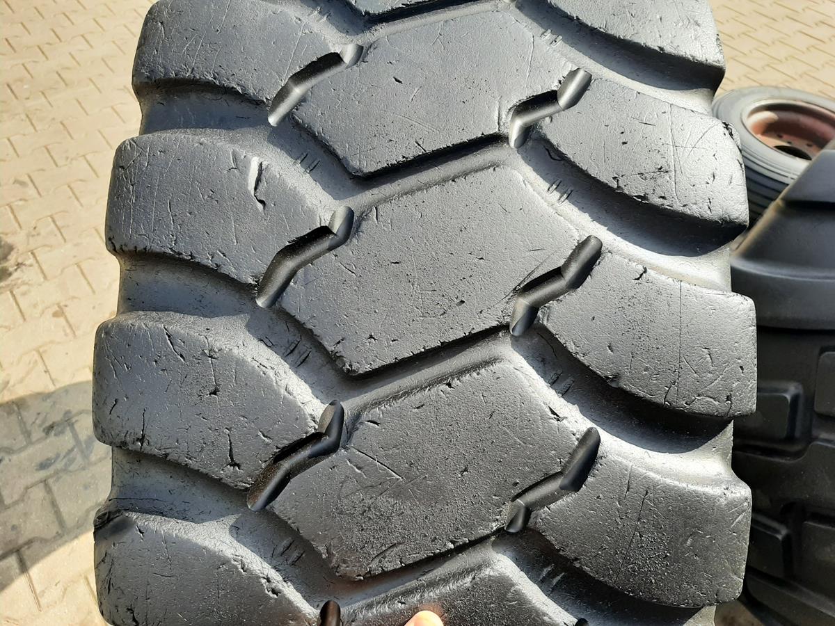 Opona używana przemysłowa 17.5R25 GOODYEAR RT-38 1400zł W4595 - obrazek 4