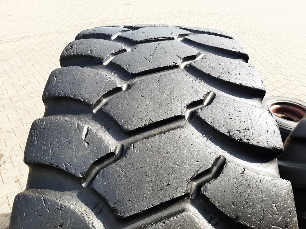 Opona używana przemysłowa 17.5R25 GOODYEAR RT-38 1400zł W4595 - obrazek 5