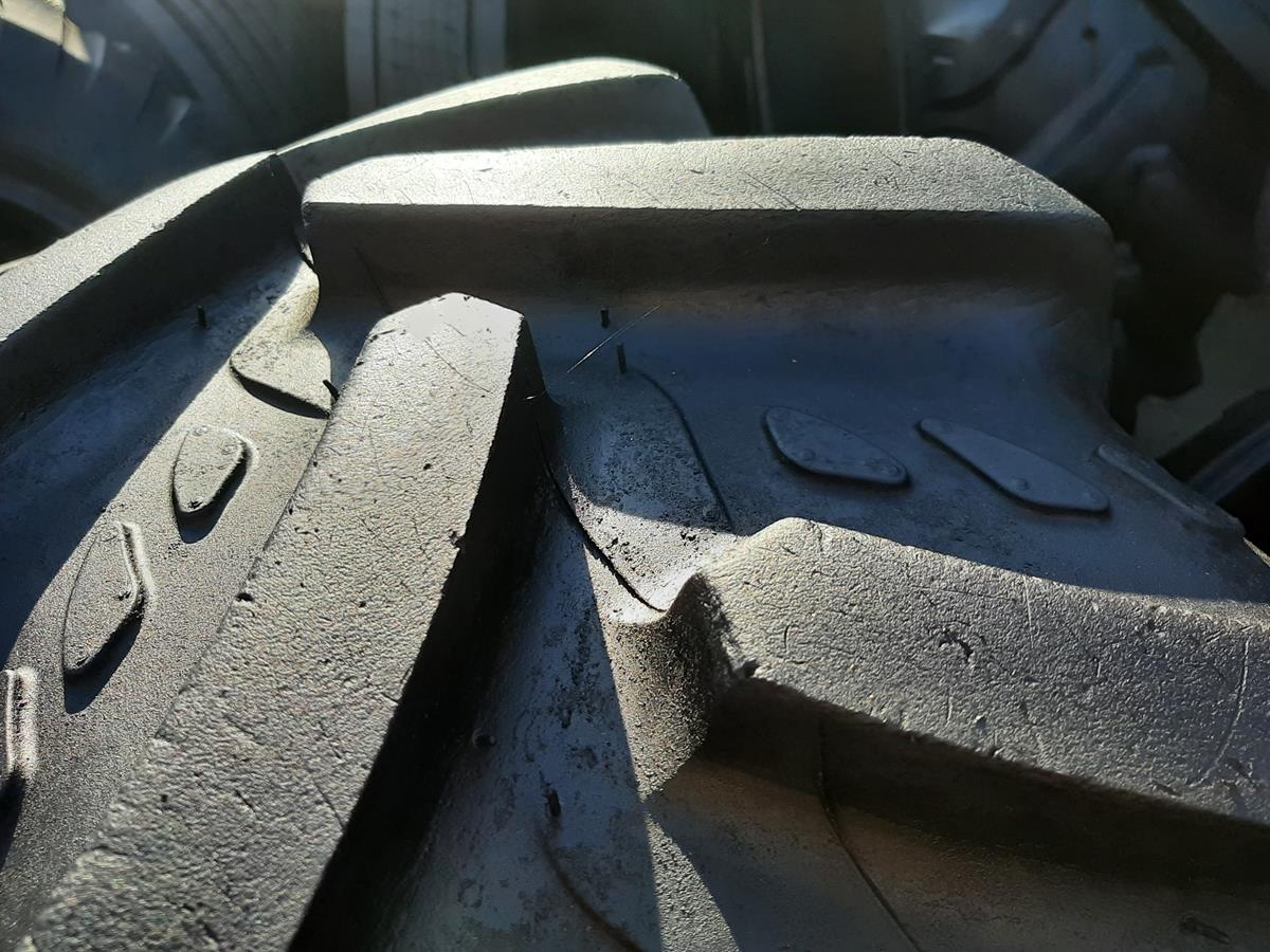 2x Opona używana rolnicza 340/85R24 13.6R24 KLEBER TRAKER 1000zł W4597 - obrazek 9