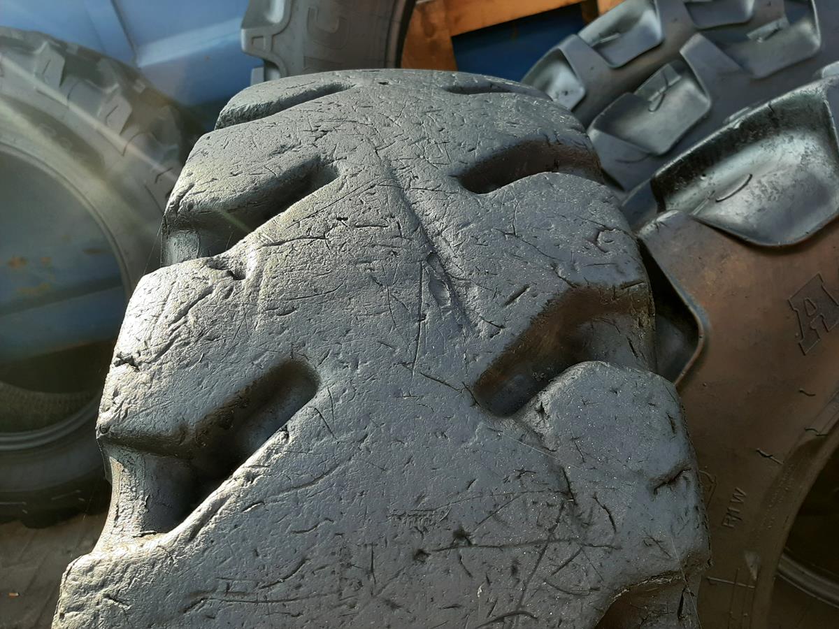 Opona używana przemysłowa 12.00R24 MICHELIN X MINED 2 1800zł W4598 - obrazek 5