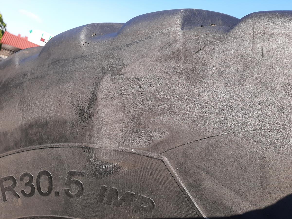 Opona używana rolnicza 750/60R30.5 MICHELIN CARGO XBIB 3800zł W4602 - obrazek 8