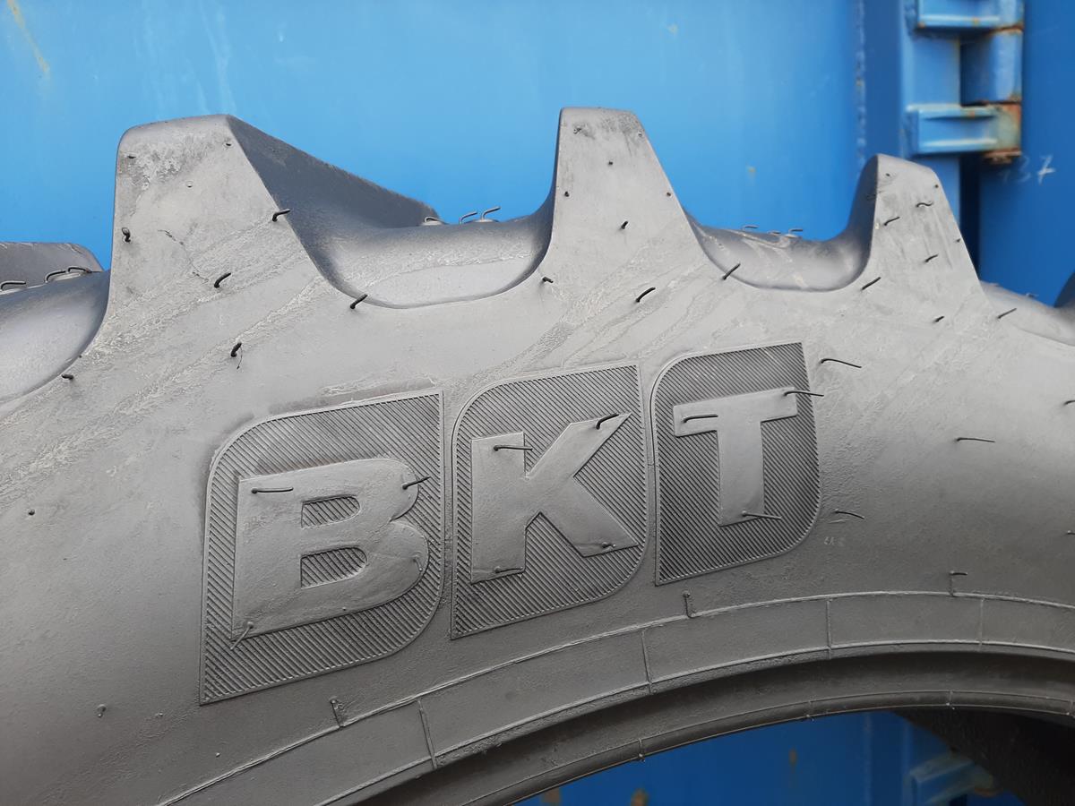 Opona używana rolnicza 320/90R50 12.4R50 BKT AGRIMAX RT945; 1900zł W4612 - obrazek 9