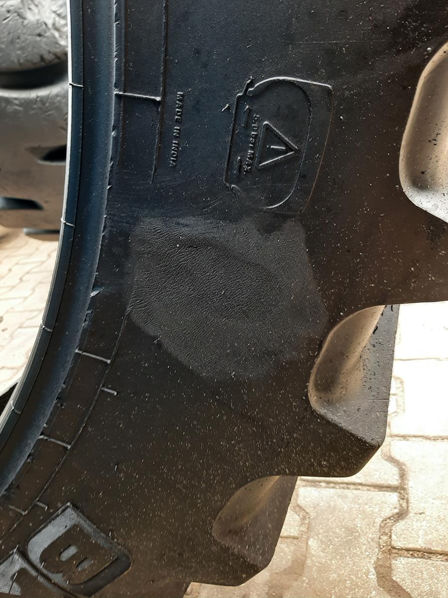 Opona używana rolnicza 320/90R50 12.4R50 BKT AGRIMAX RT945; 1900zł W4612 - obrazek 8