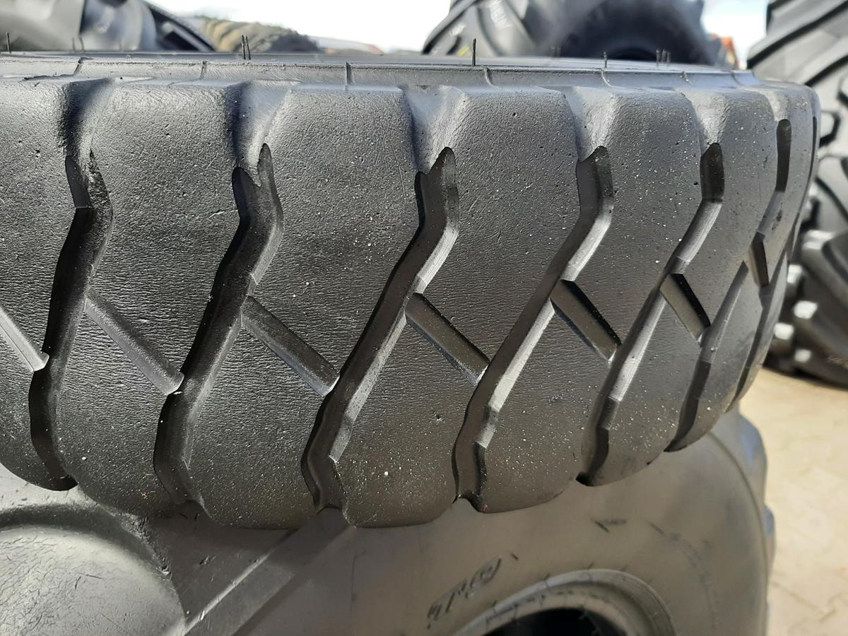 Opona używana przemysłowa 6.50-10 CONTINNTAL INDUSTRIAL EXTRA DEEP IC40 100zł W4616 - obrazek 4