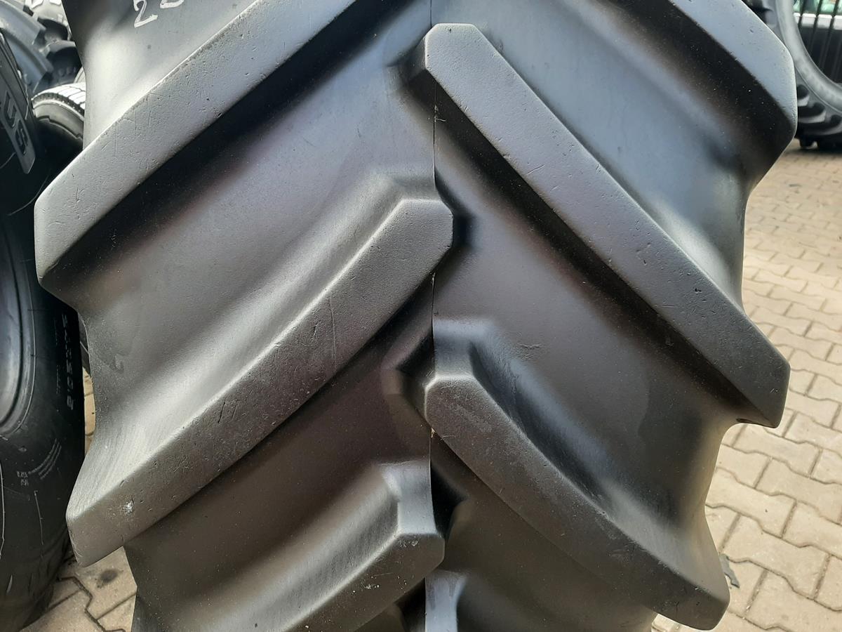 Opona używana rolnicza 600/65R28 MIECHELIN MACHXBIB 2100zł W4617 - obrazek 4