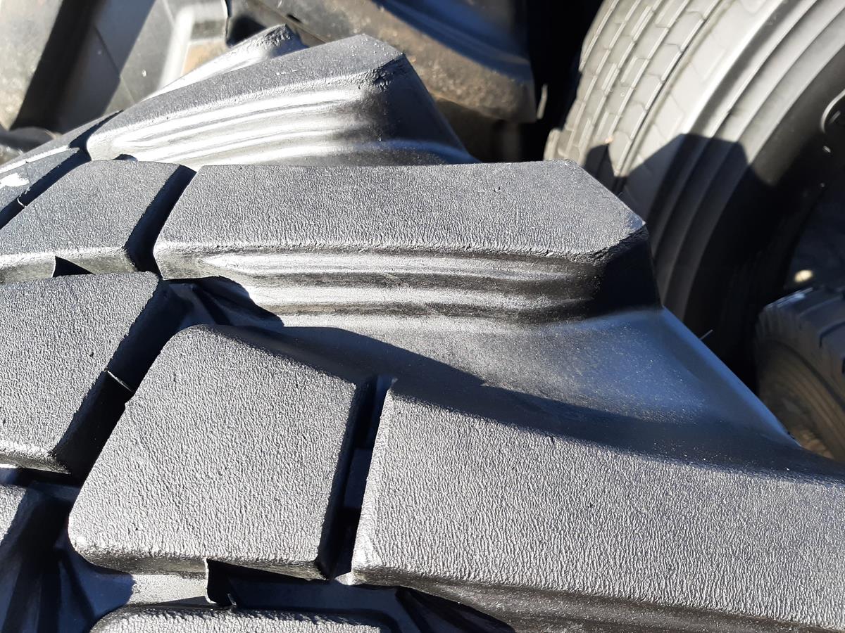 Opona używana przemysłowa 405/70-24 16/70-24 CAMSO MPT 1100zł W4622 - obrazek 4