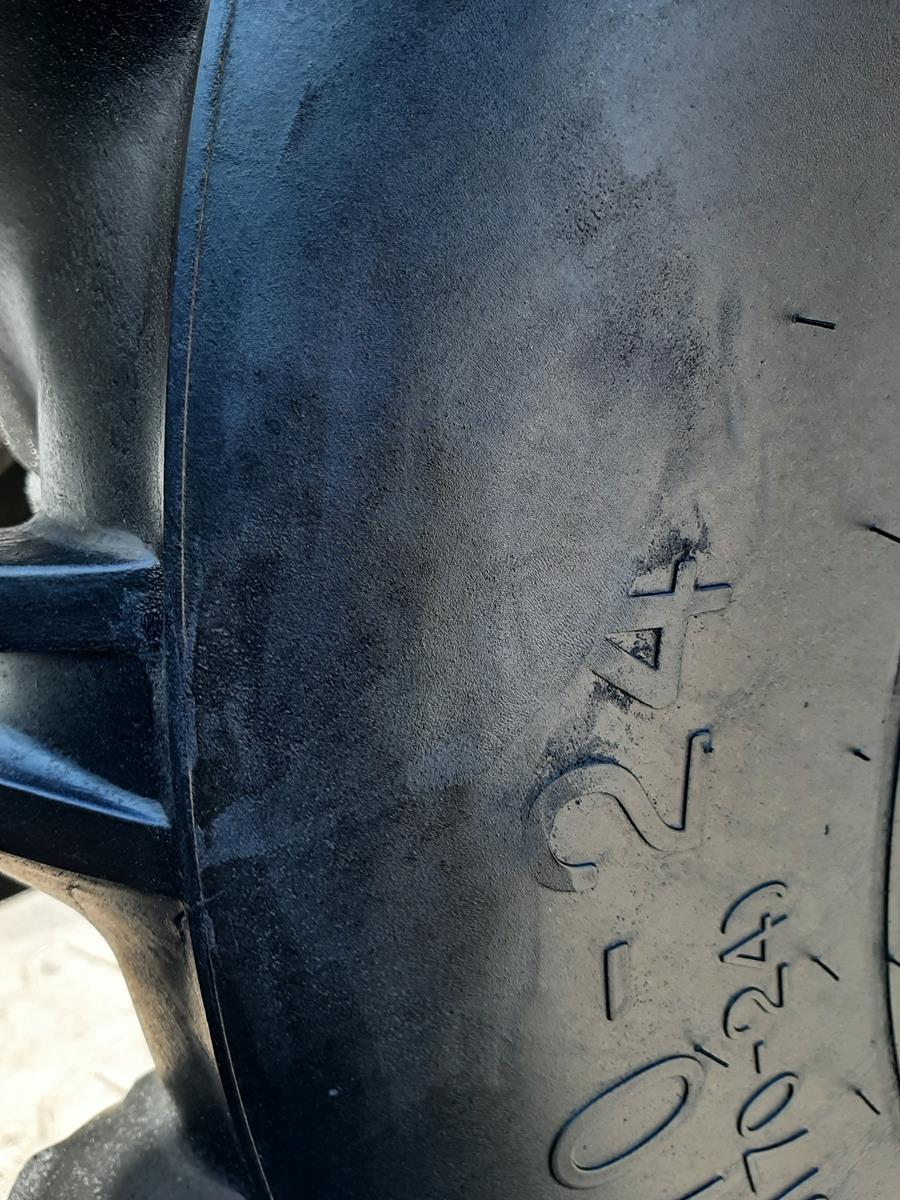 Opona używana przemysłowa 405/70-24 16/70-24 CAMSO MPT 1100zł W4622 - obrazek 9