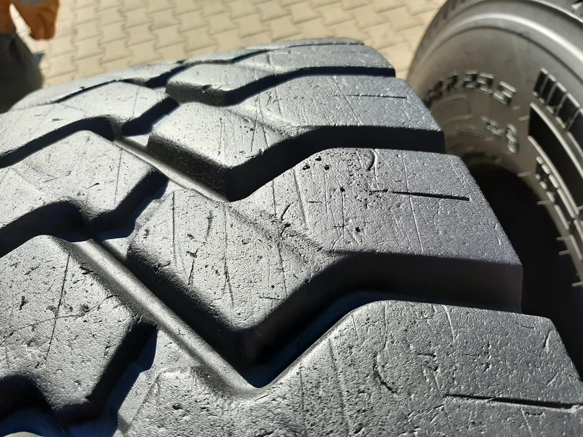 Opona używana ciężarowa 13R22.5 MATADOR DM4 700zł C2578 - obrazek 6