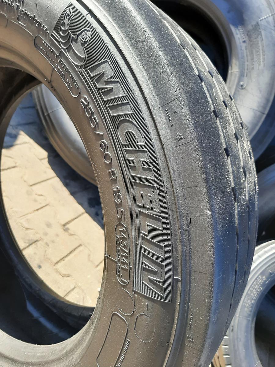 Opona używana ciężarowa 255/60R19.5 MICHELIN MAXI TRAILER XTA+E 550zł C2587 - obrazek 10