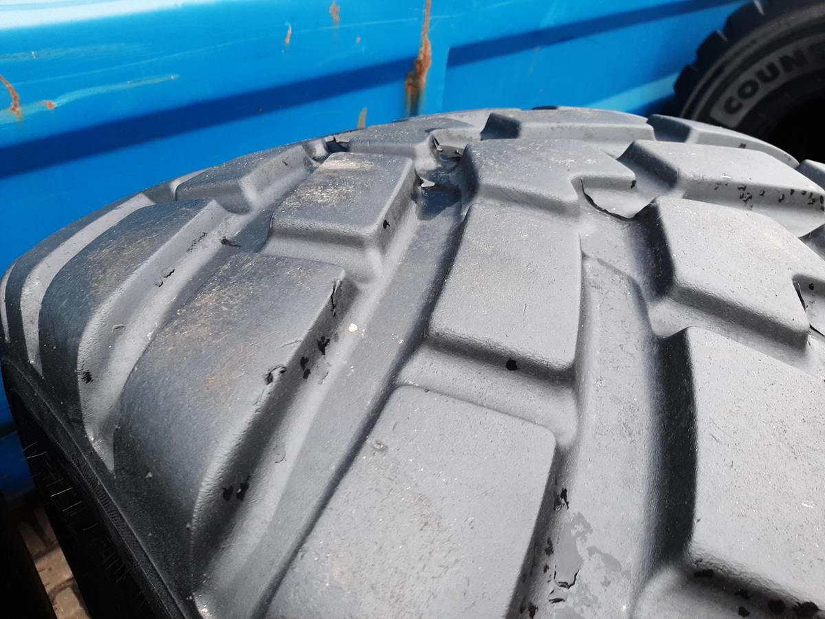 2x Opona używana rolnicza 600/55R26.5 BKT FL693 M 1900zł W4629 - obrazek 4