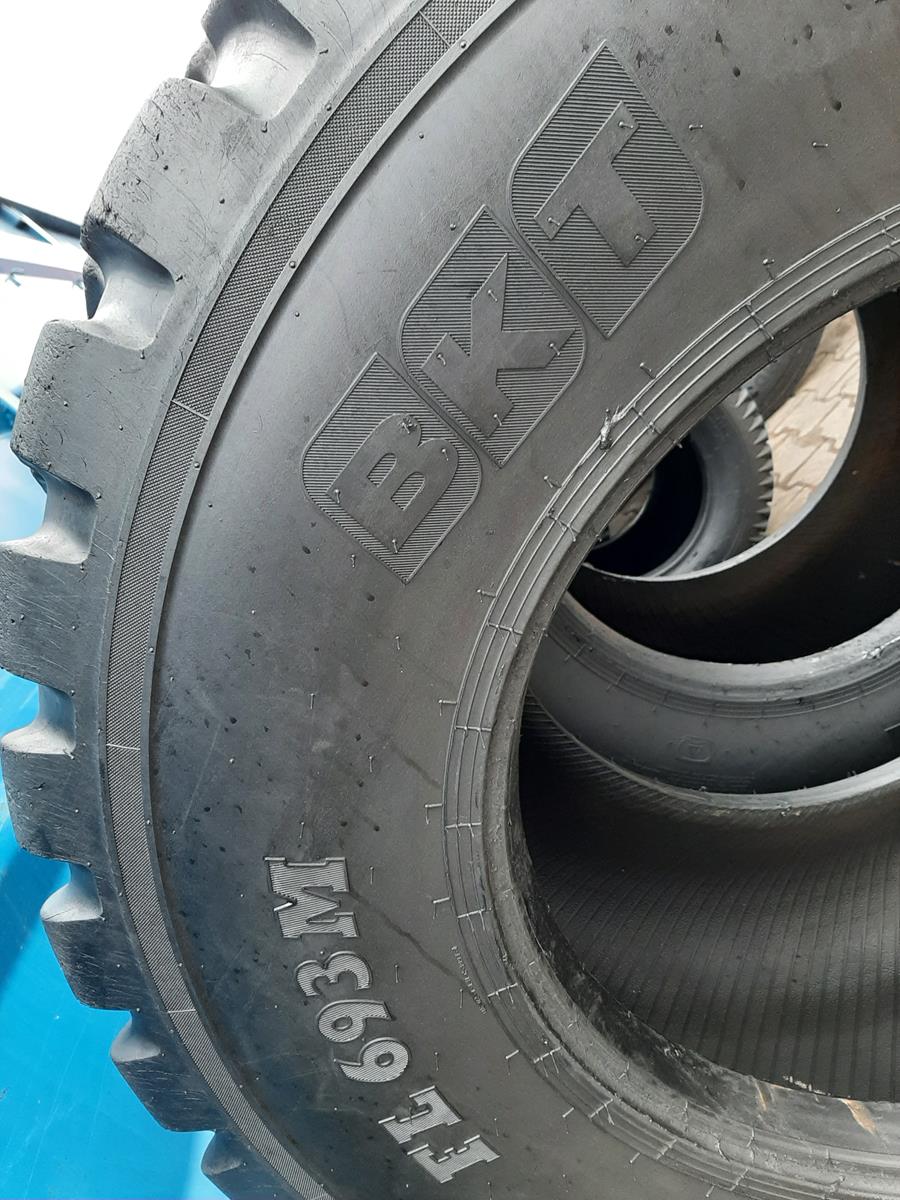 2x Opona używana rolnicza 600/55R26.5 BKT FL693 M 1900zł W4629 - obrazek 10