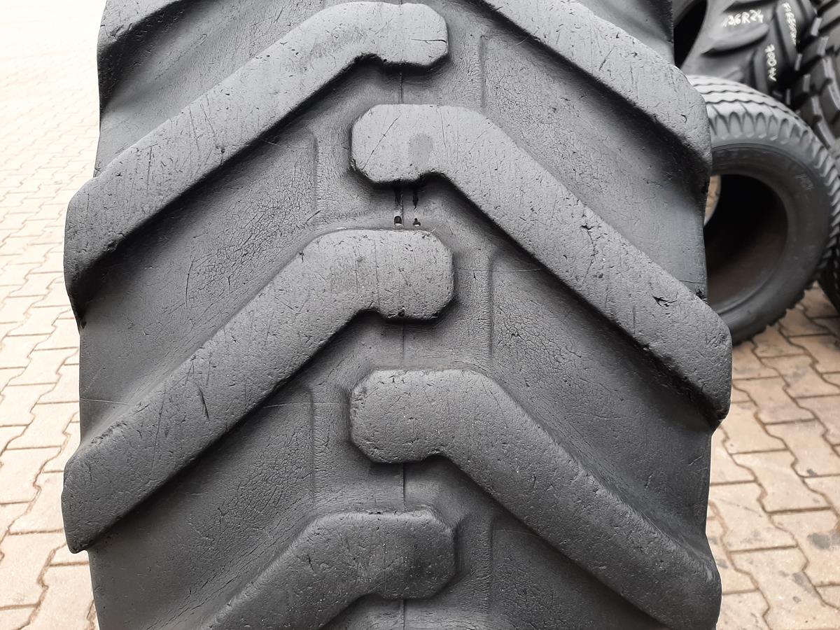 Opona używana 480/80-26 18.4-26 480/80-26 MICHELIN POWER CL 1100zł W4637 - obrazek 4