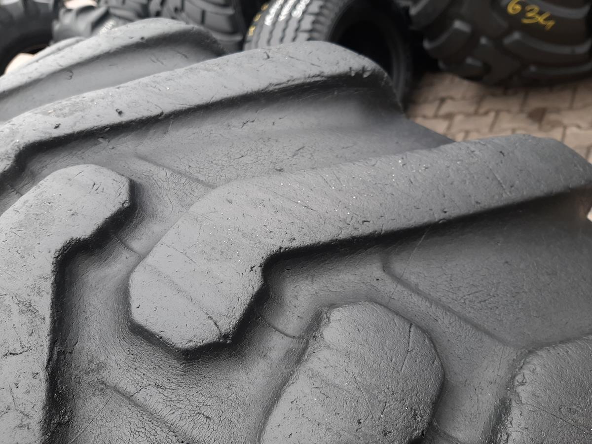 Opona używana 480/80-26 18.4-26 480/80-26 MICHELIN POWER CL 1100zł W4637 - obrazek 14