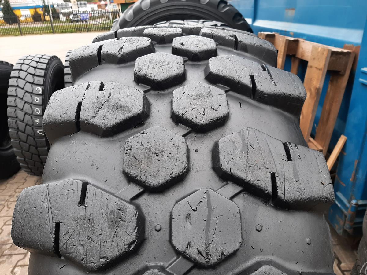 Opona używana przemysłowa 480/80R26 18.4R26 MICHELIN BIBLOAD 2000zł W4640 - obrazek 4