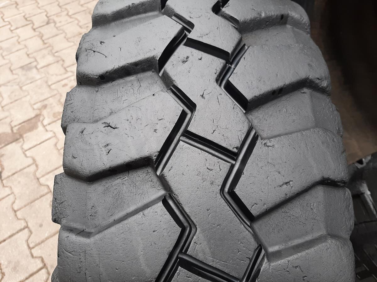 2x Opona używana przemysłowa 335/80R18 MICHELIN XZSL 750zł W4643 - obrazek 6